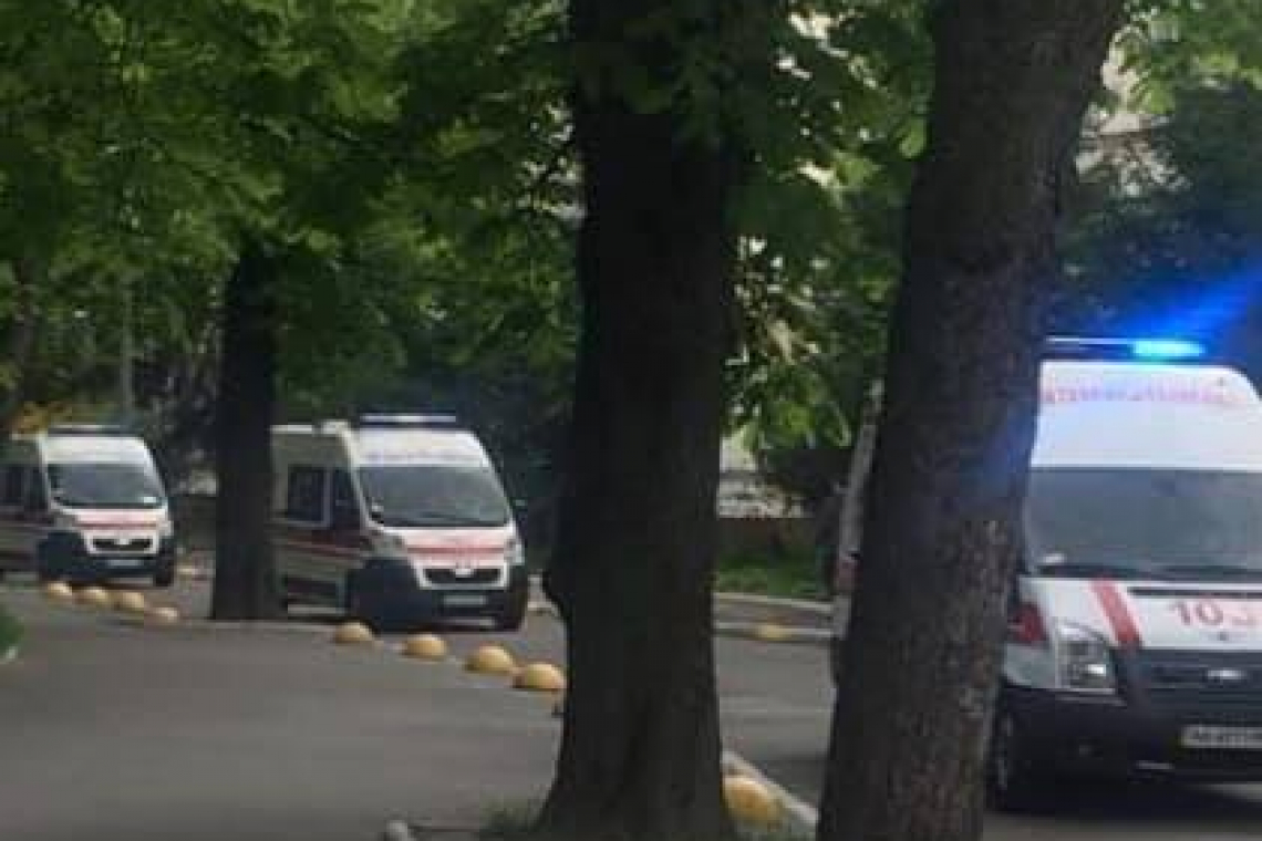 На Донбасі поранили одразу чотирьох українських бійців, а в Києві волонтери просять допомоги