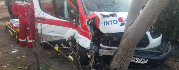 В Одессе водитель Mercedes не уступил дорогу скорой: четыре человека пострадали