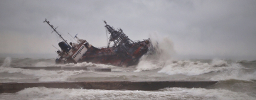 СИТУАЦИЯ С ТЕРПЯЩИМ БЕДСТВИЕ СУДНОМ  У БЕРЕГОВ ОДЕССЫ ПЕРЕШЛА В РЕЖИМ КРУШЕНИЯ