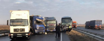 На трассе Киев – Одесса произошло ДТП с 10 автомобилями и автобусом (ФОТО)