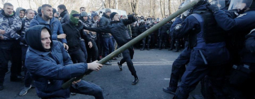 У сутичках біля ВР постраждало 19 осіб, трьом мітингувальникам готують підозри