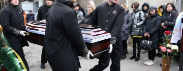 Одесса простилась с тремя студентами, погибшими во время пожара на Троицкой