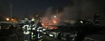 В Одессе на штрафплощадке сгорели 20 автомобилей