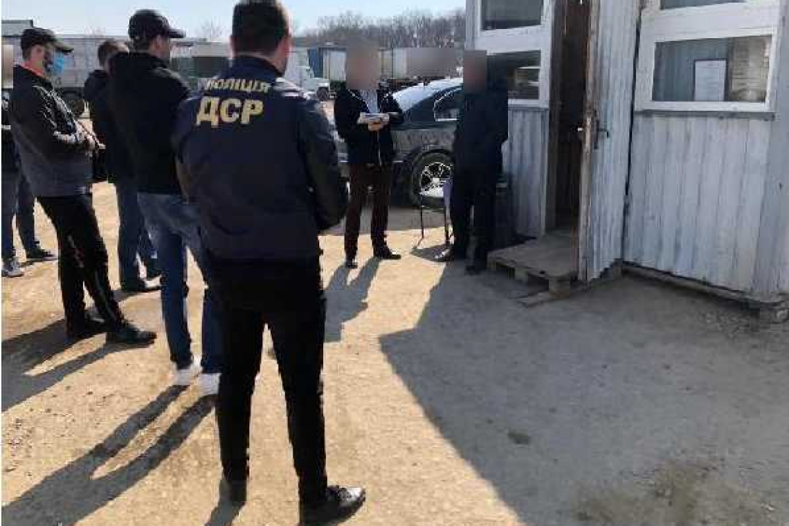 НА ОДЕЩИНІ ПАЛЬНЕ УКРЗАЛІЗНИЦІ НЕЗАКОННО РЕАЛІЗОВУВАЛИ НА 4 АВТОЗАПРАВКАХ
