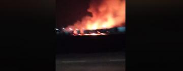 Возле ж/д переезда в пгт.Сарата пожар: горит камыш