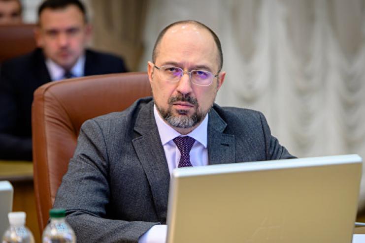 Маски обязаны выдавать пассажирам маршруток, посетителям аптек, банков и магазинов - решение КабМина