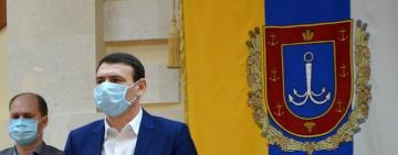 Одесский областной совет принял решение увеличить на 200 % зарплаты медикам, работающим с COVID-19 