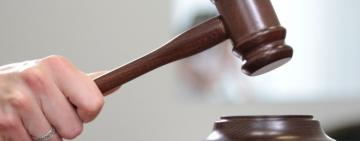 Мужчину, который обвиняется в похищении 7-летней девочки, суд отпустил под домашний арест