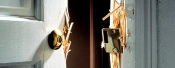 Коммунальщики НЕ смогут проникать в жилье должника без его согласия