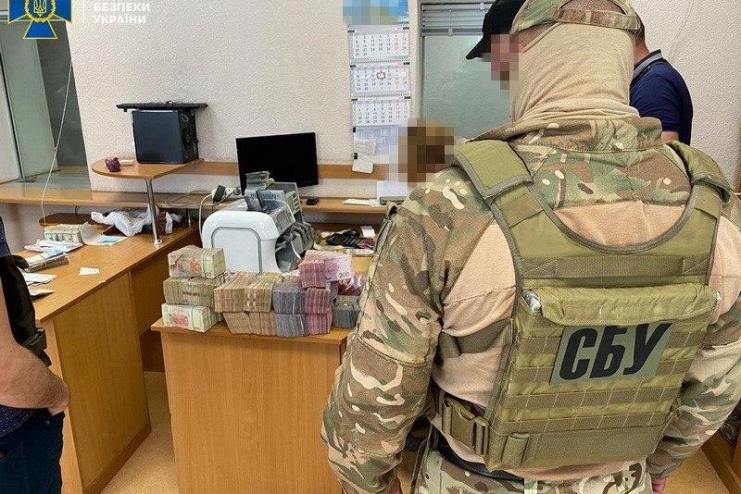 СБУ припинила діяльність конвертцентру з обігом 500 млн грн, який переводив гроші до РФ