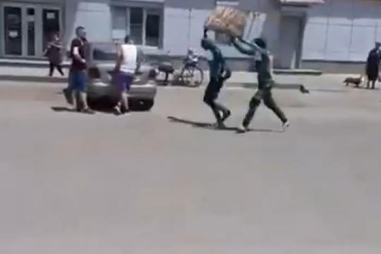 В Запорожской области местные жители устроили самосуд над ворами (видео)