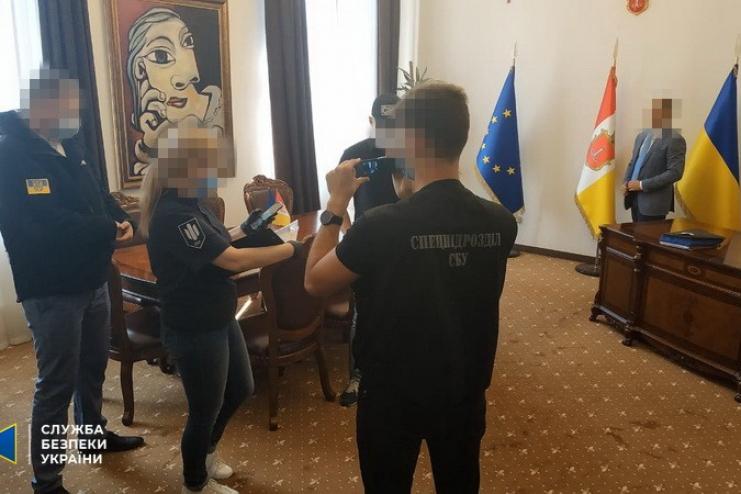 СБУ викрила посадовців Одеської міськради, які привласнили 13 мільйонів гривень