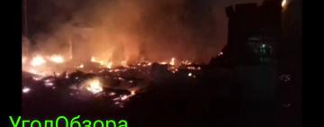 В Арцизе минувшей ночью тушили пожар сразу в двух зданиях