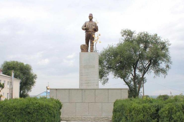 В Болградском районе памятник Ленину "оболгарили", чтобы не сносить