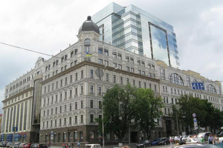 ⚡️ В КИЕВЕ НЕИЗВЕСТНЫЙ ЗАХВАТИЛ ЗАЛОЖНИЦУ В БИЗНЕС-ЦЕНТРЕ