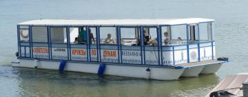 В Измаиле открылся сезон прогулочных рейсов на пассажирском тримаране