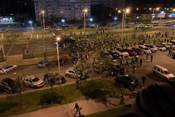 БЕЛАРУСЬ. ПРОТЕСТ ПРОДОЛЖАЕТСЯ: "НЕ ВЫХОДИТЕ СЕГОДНЯ НА РАБОТУ"