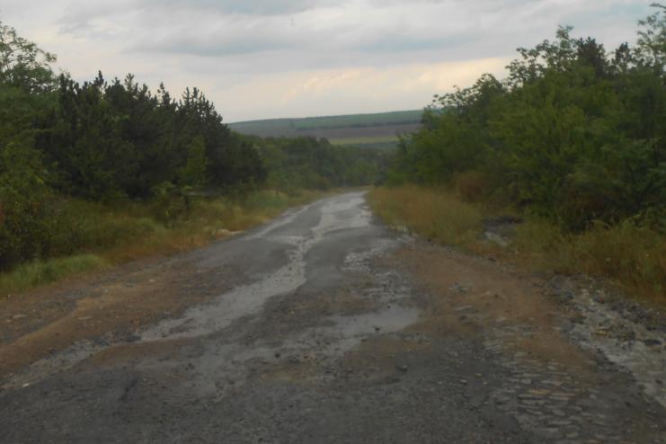 ФОТОФАКТ:  "убитый" участок дороги в Тарутинском районе