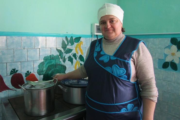 Повар детского сада Евгения Сланина удивляет маленьких гурманов