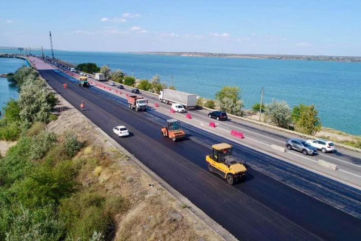 На Хаджибейском мосту открыли движение по трем отремонтированным полосам