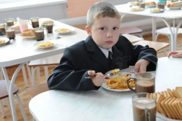 Питание детей в школьных столовых: в Минздраве дали рекомендации 