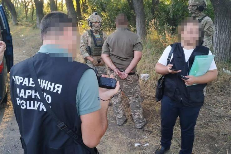 В Одесской области военный торговал боеприпасами