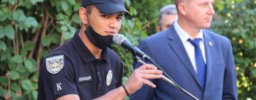 В Одесі нагородили курсантів, які затримали озброєного грабіжника «на гарячому»