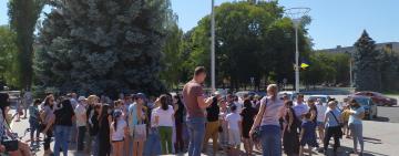 В Измаиле состоялся митинг против дистанционного обучения 