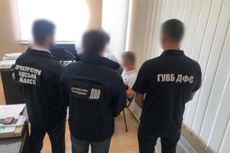 В Одесской области экс-инспектора таможни подозревают в присвоении конфиската