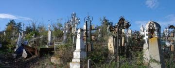  В Измаильском районе злоумышленник надругался над могилами ради металлолома