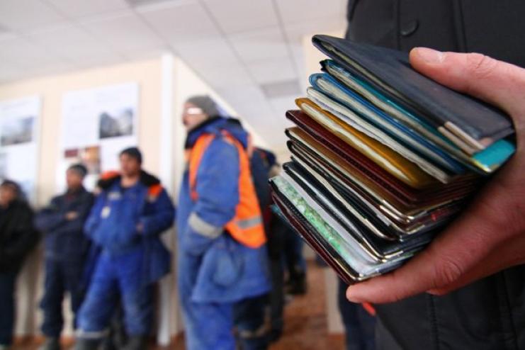 Польша в два раза увеличила количество вакансий для украинцев: кого ищут