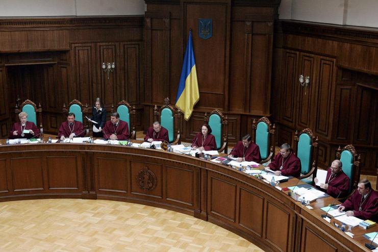 Конституционный суд в понедельник рассмотрит "языковой"  закон