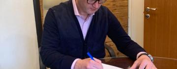 Советник Ермака подал в отставку после введения карантина "выходного дня": "ОтдыхайТЕ!"