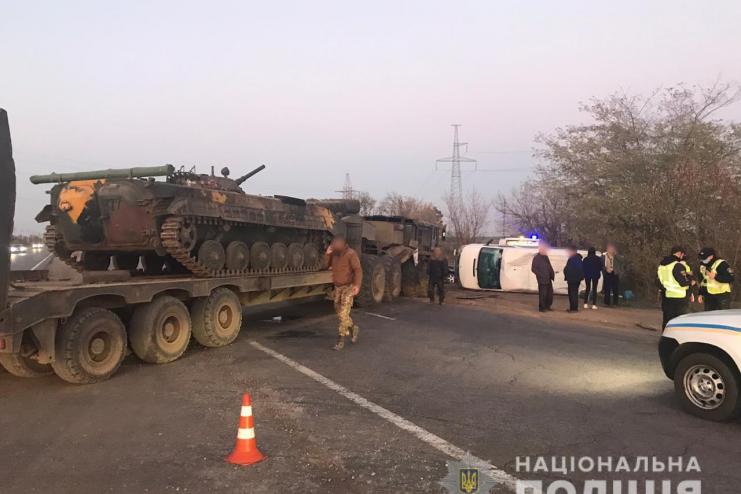 В Одесской области в ДТП попали БМП и микроавтобус