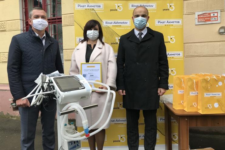 ДТЭК и Фонд Рината Ахметова передали медикам Одессы и области аппараты ИВЛ