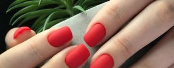 Будь в тренді. Модні кольори манікюру зими 2020-2021