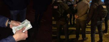 Посадовця Одеської митниці затримали на хабарі