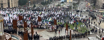 Стычки, дым, "скорая" и 40 пострадавших правоохранителей: ФОПы вновь митингуют