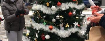 У Мінську силовики викрали ялинку, щоб люди не збиралися групами