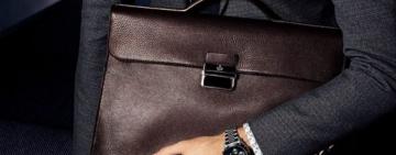 Держслужбовці тепер можуть залишатися на посадах після 65 років