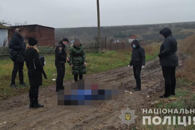Полицейские задержали подозреваемых в умышленном убийстве таксистки из Одесской области (видео)