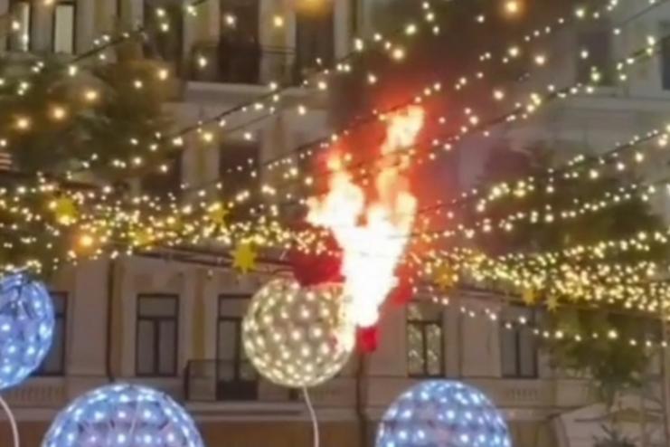 У Києві горіла головна ялинка країни