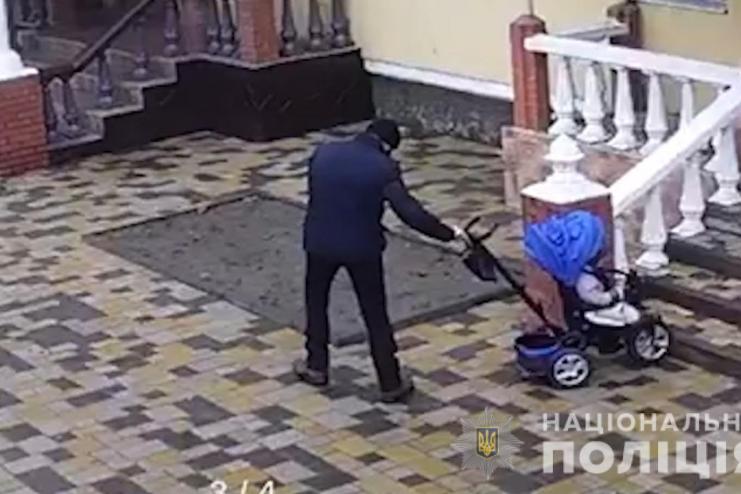 Ограбил мать с маленьким ребенком: измаильские полицейские задержали злоумышленника