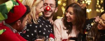 Уряд дозволив у новорічну ніч працювати ресторанам та кафе 