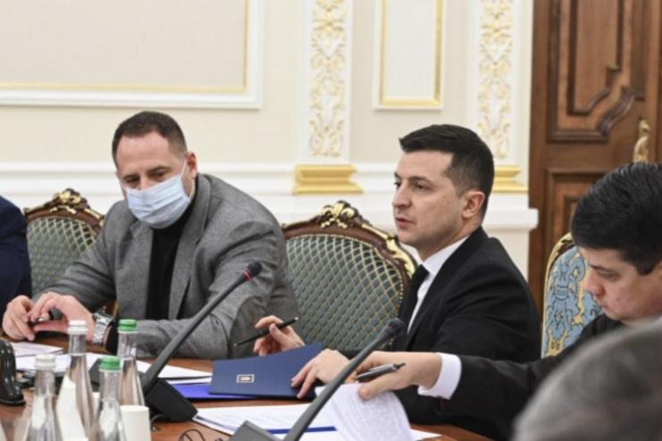 Зеленський таки відсторонив на 2 місяці голову КСУ