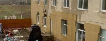 «Большое строительство» в Килийской ОТГ: по вине подрядчика повреждены стены и мебель в школе