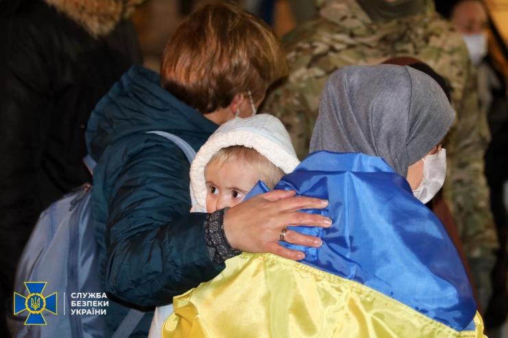 Дев'ять українських бранців повернулись із Сирії  додому (відео)
