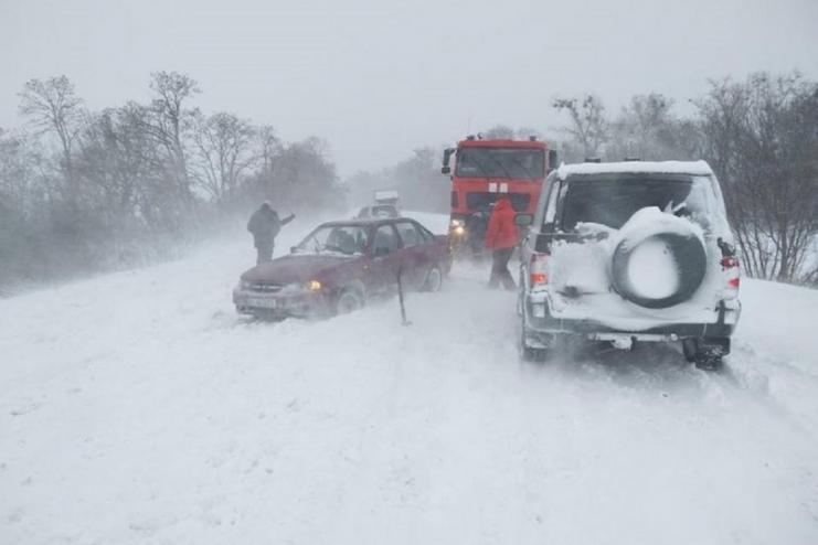 Тарутино: первый снег создал массу проблем водителям