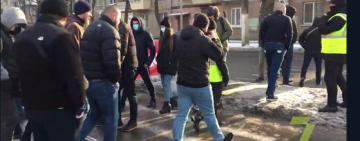 Одесситы перекрыли оживленный проспект и митингуют против роста тарифов
