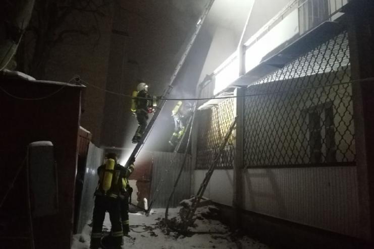 В Одессе горело общежитие юракадемии: к тушению пожара привлекли 33 спасателя